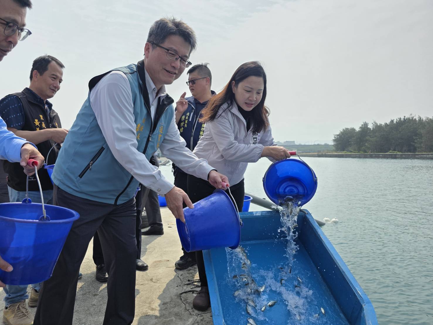 Taipower places special emphasis on marine ecological conservation. Since 2002, it has held annual fish fry release events and further collaborated with academic institutions to build a fish fry genetic database, contributing valuable data to Taiwan's marine research.